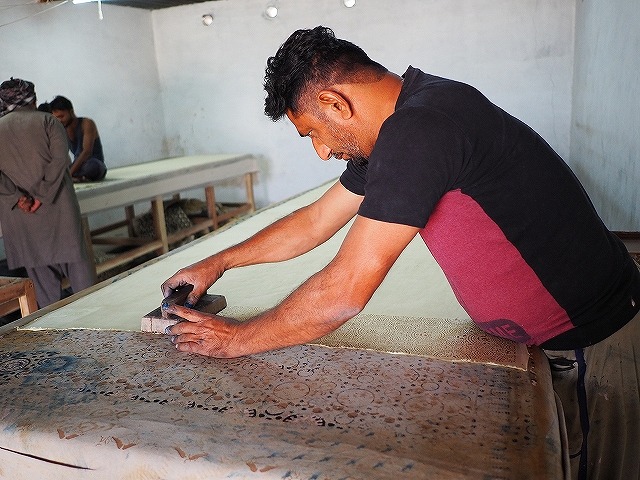 西の彼方から~アジュラクのゆったりブラウス - 画像 (3)